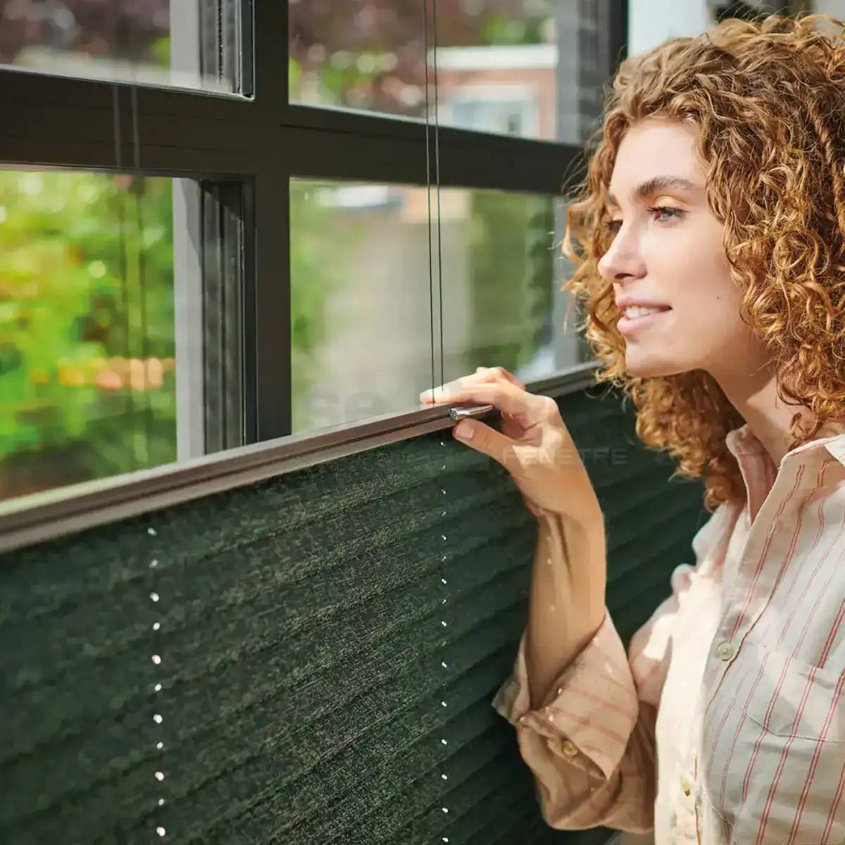 Plise perde fransız balkon uygulaması — az yer kaplayan model